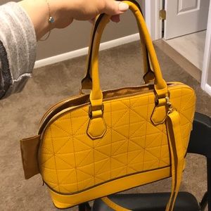 🌸Aldo purse! 🌸Fun color for spring and summer!!